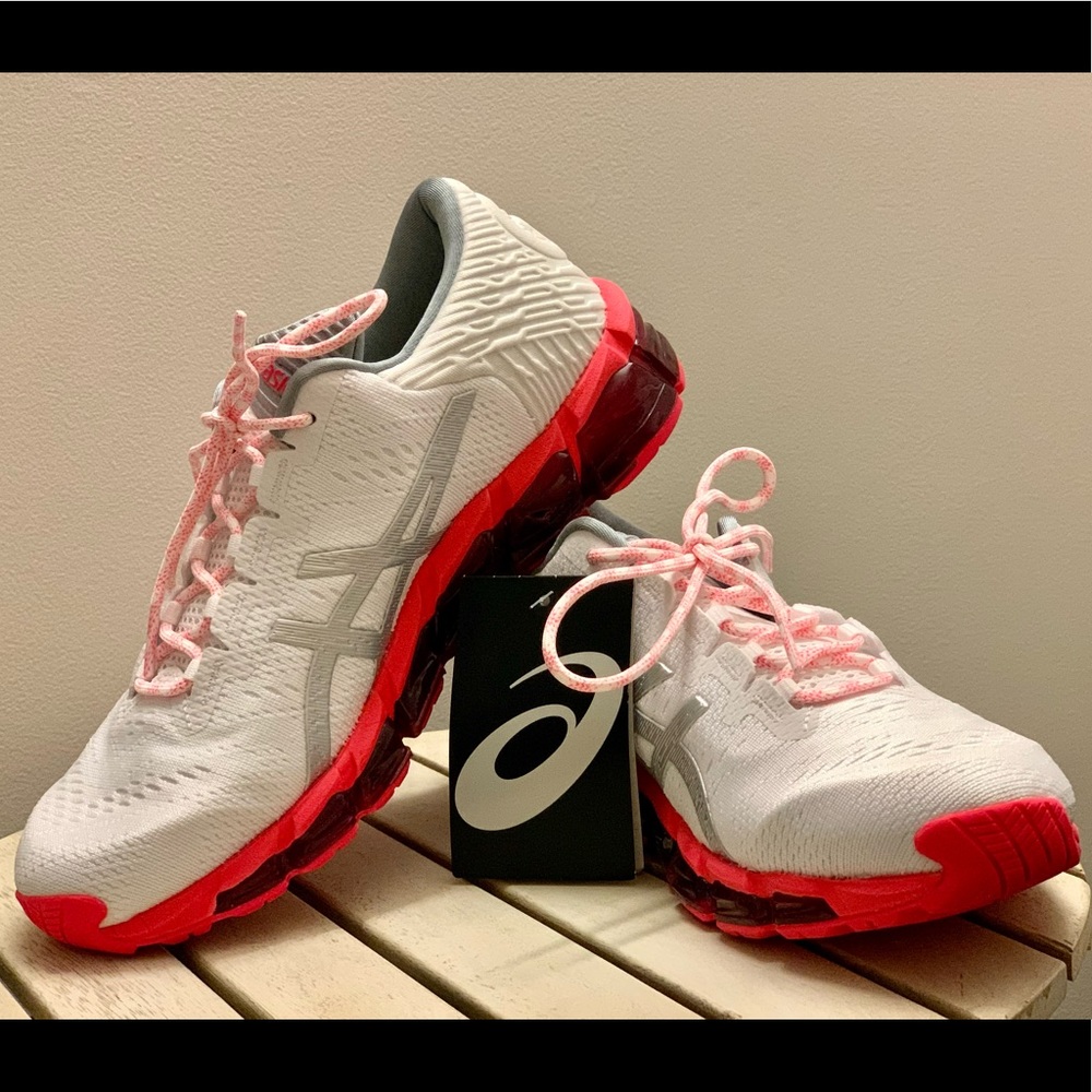 Brand new ASICS shoes with tag and box. Very comfortable!!